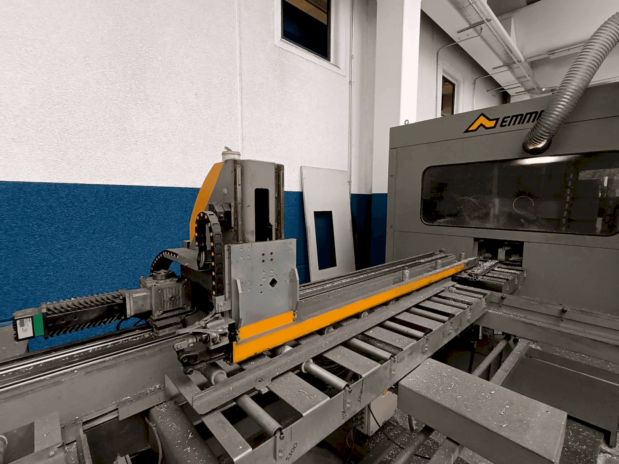 Prikaz  stroja Emmegi Quadra  sprijeda