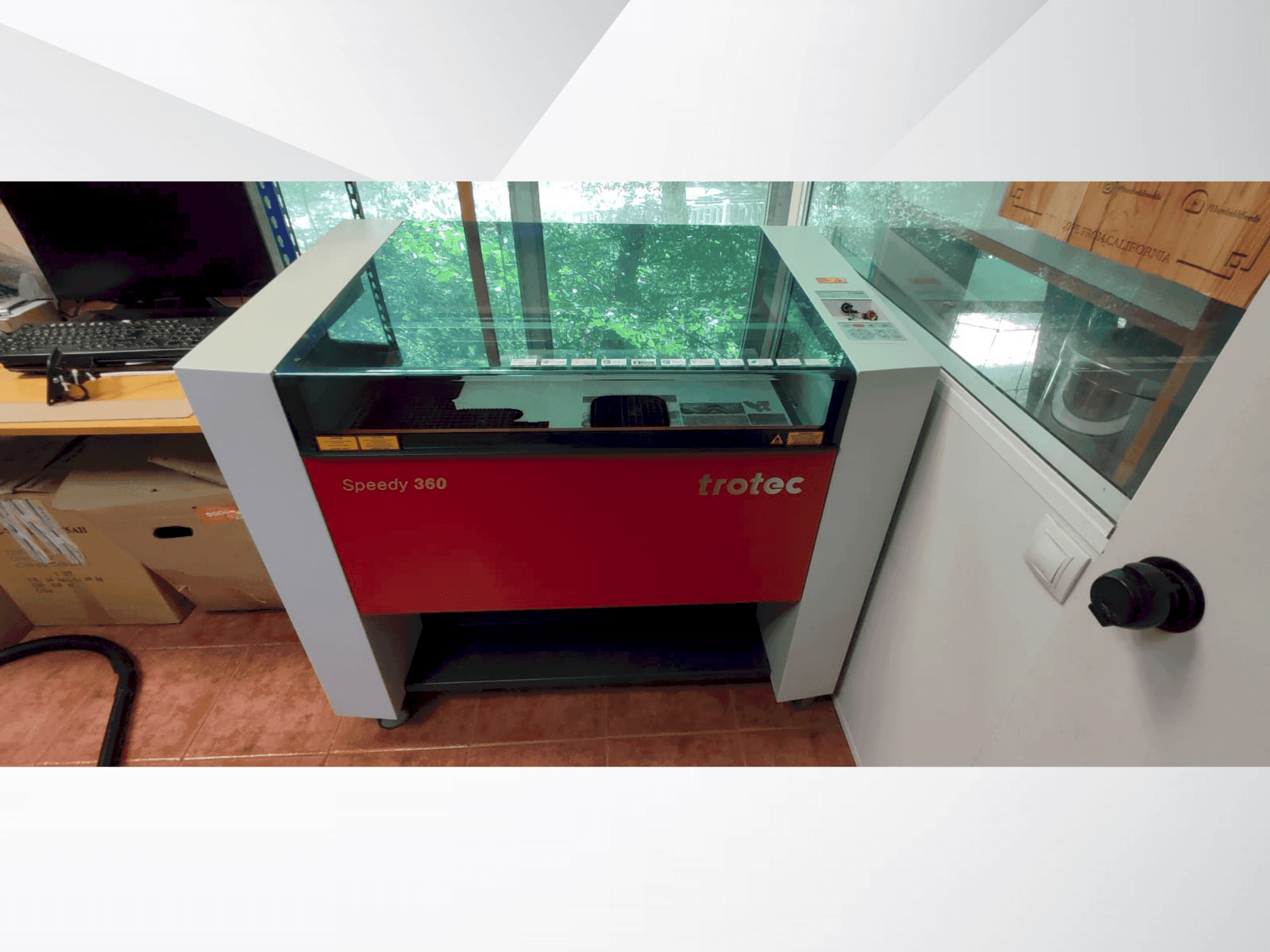 Prikaz  stroja Trotec Speedy 360  sprijeda