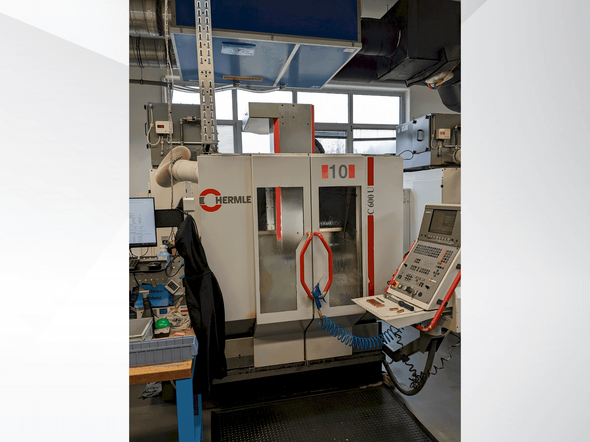 Prikaz  stroja HERMLE C600U  sprijeda