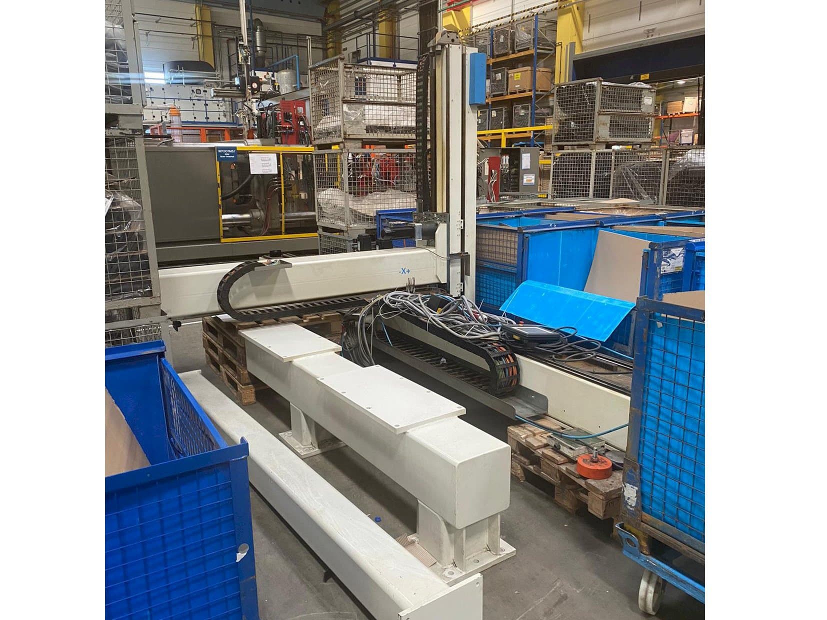 Prikaz  stroja Krauss Maffei LRX-S 500  sprijeda