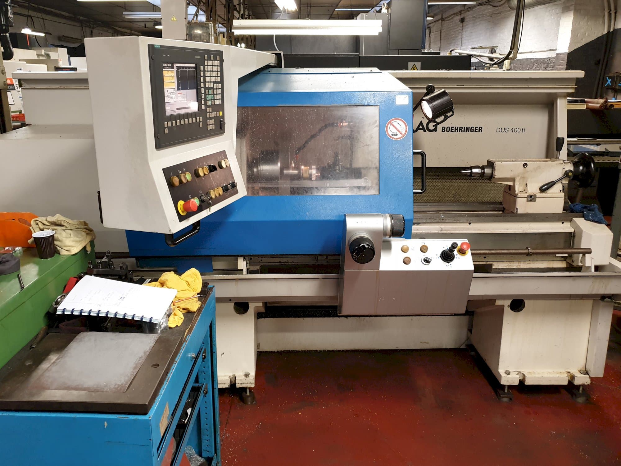 Prikaz  stroja BOEHRINGER DUS 400 ti sprijeda