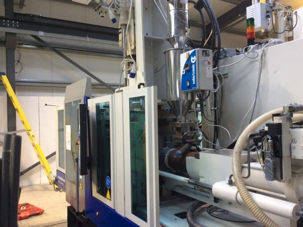 Prikaz  stroja Krauss Maffei 80-180-55 CX V  sprijeda