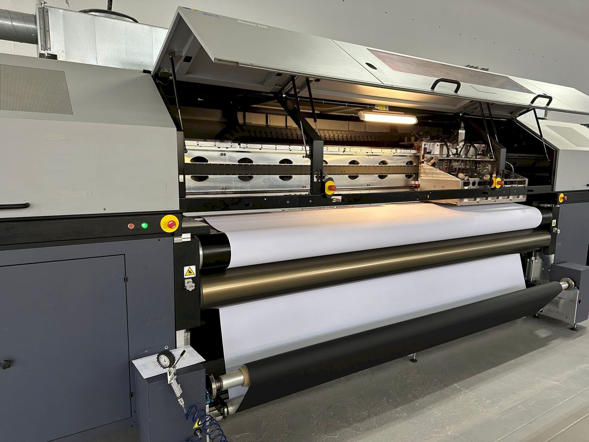 Prikaz  stroja Durst Rhotex 320  sprijeda