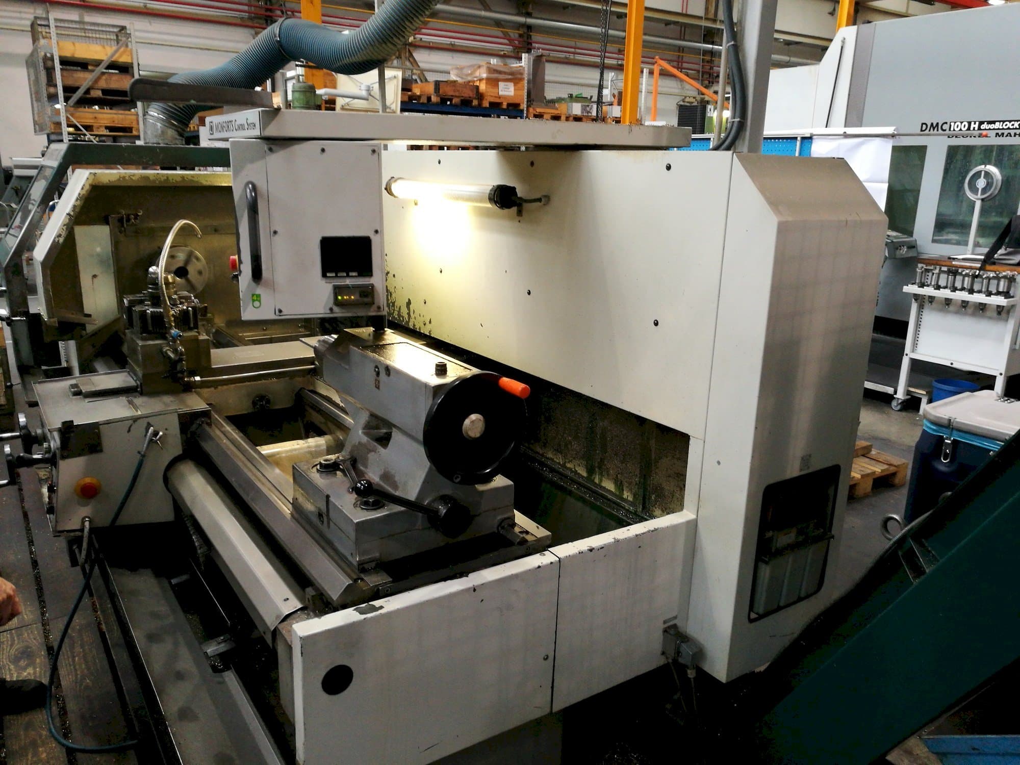 Prikaz  stroja Monforts KNC 6  sprijeda