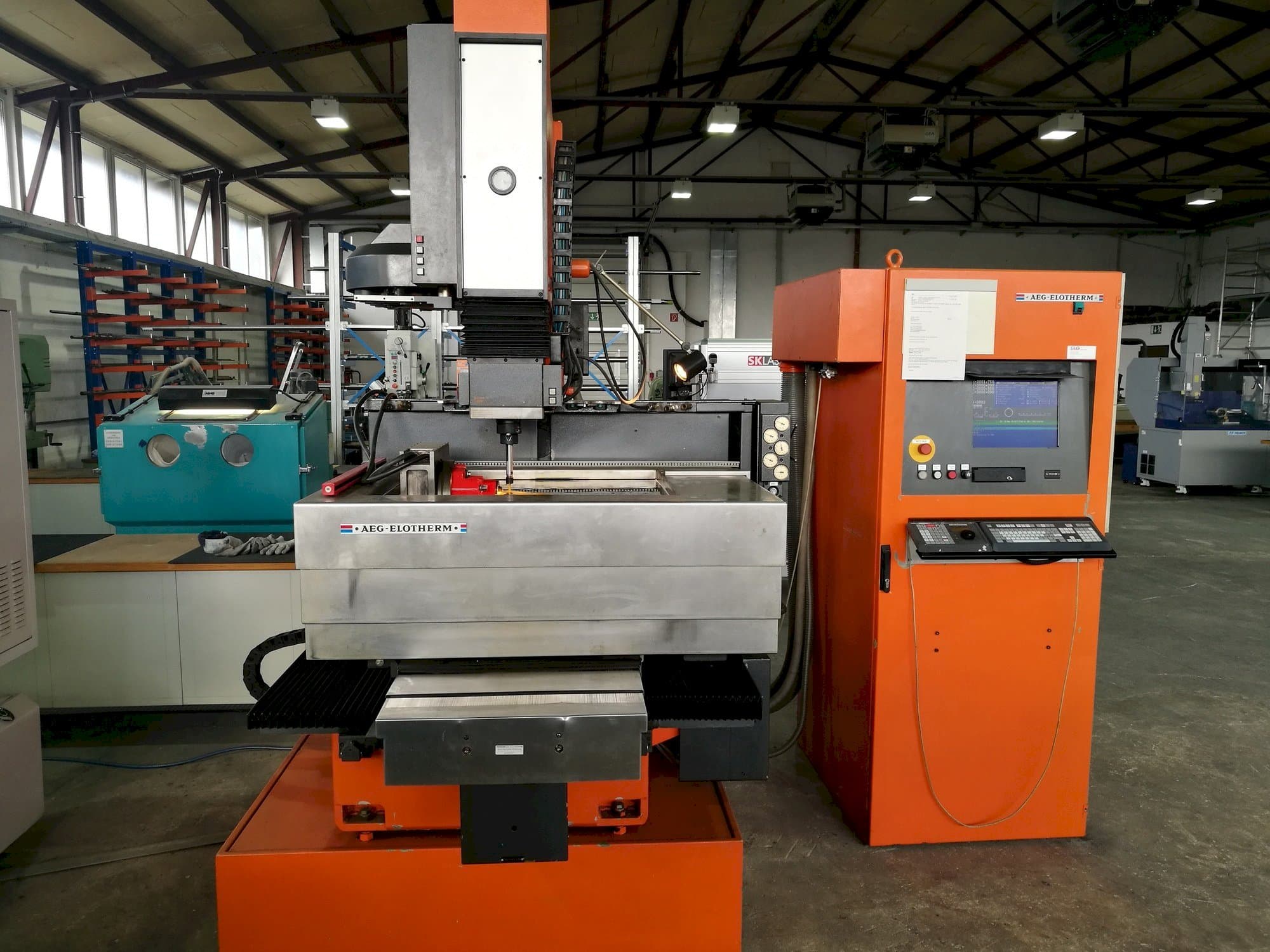 Prikaz  stroja AEG-Elotherm Elbomat 222 BA  sprijeda