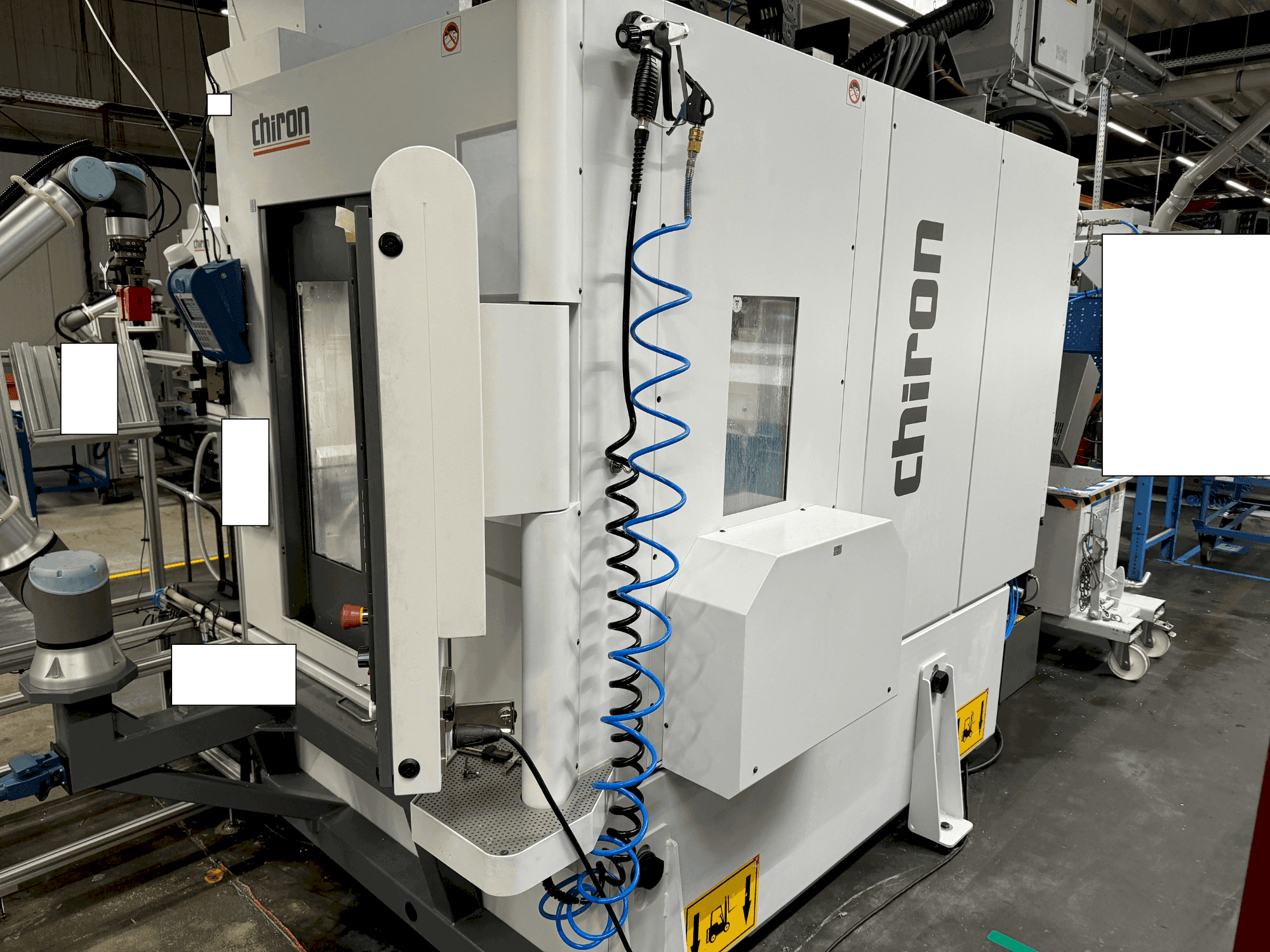 Prikaz  stroja CHIRON FZ12 FX  sprijeda