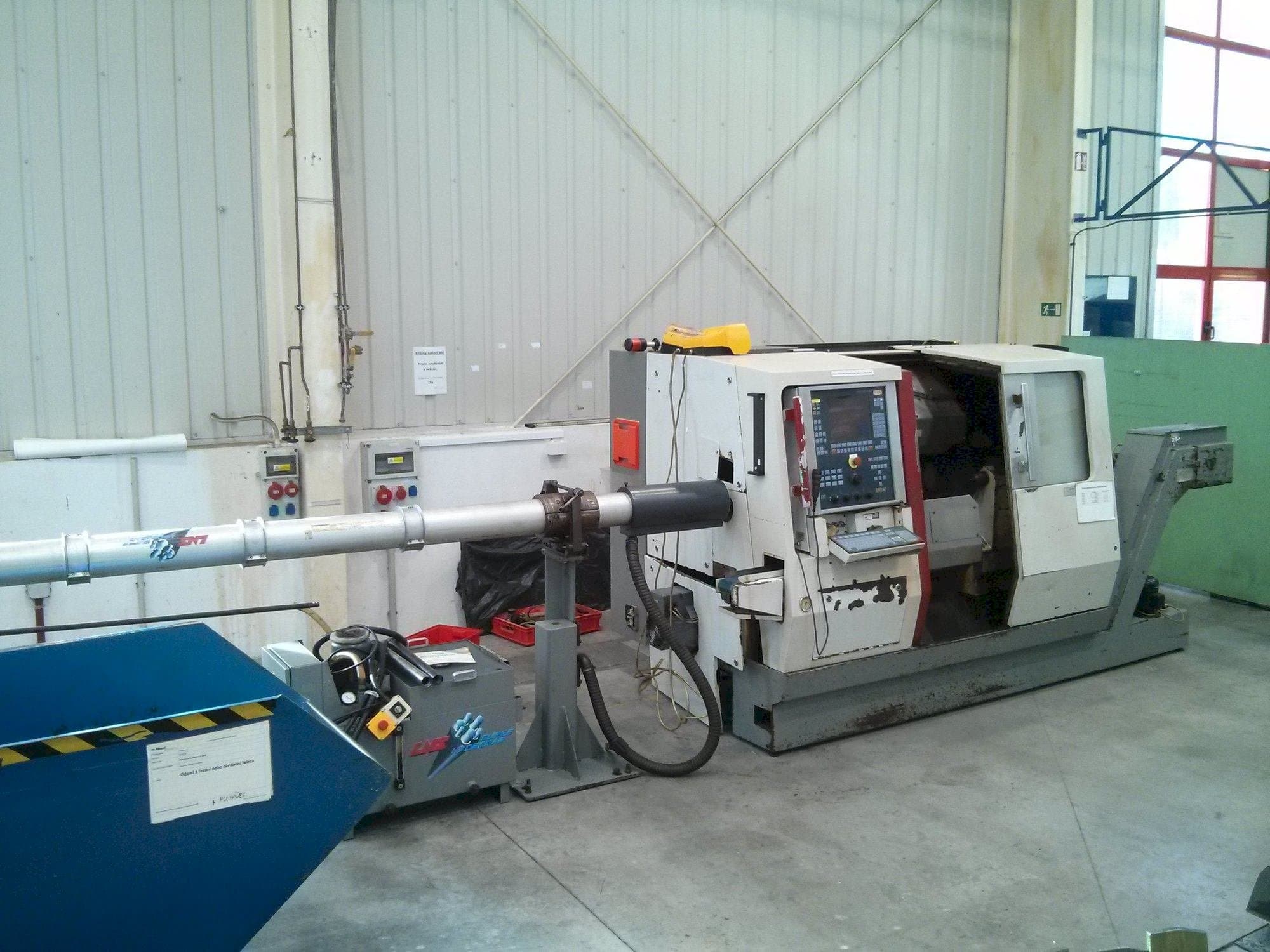 Prikaz  stroja TRAUB TNA 300  sprijeda