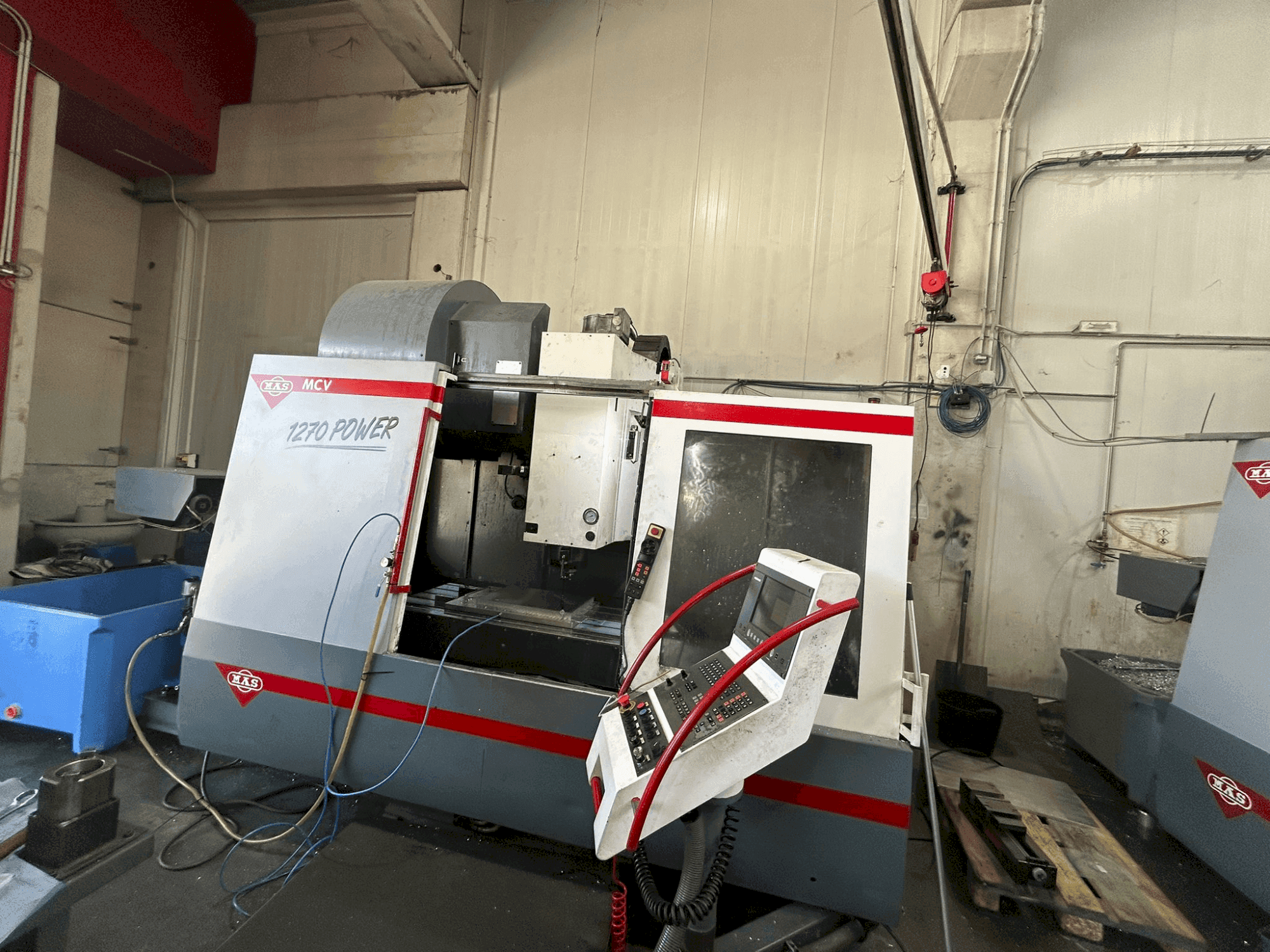 Prikaz  stroja KOVOSVIT MAS MCV 1270  sprijeda