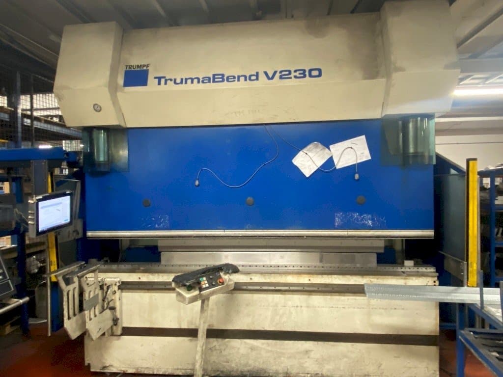 Prikaz  stroja Trumpf TrumaBend V230  sprijeda