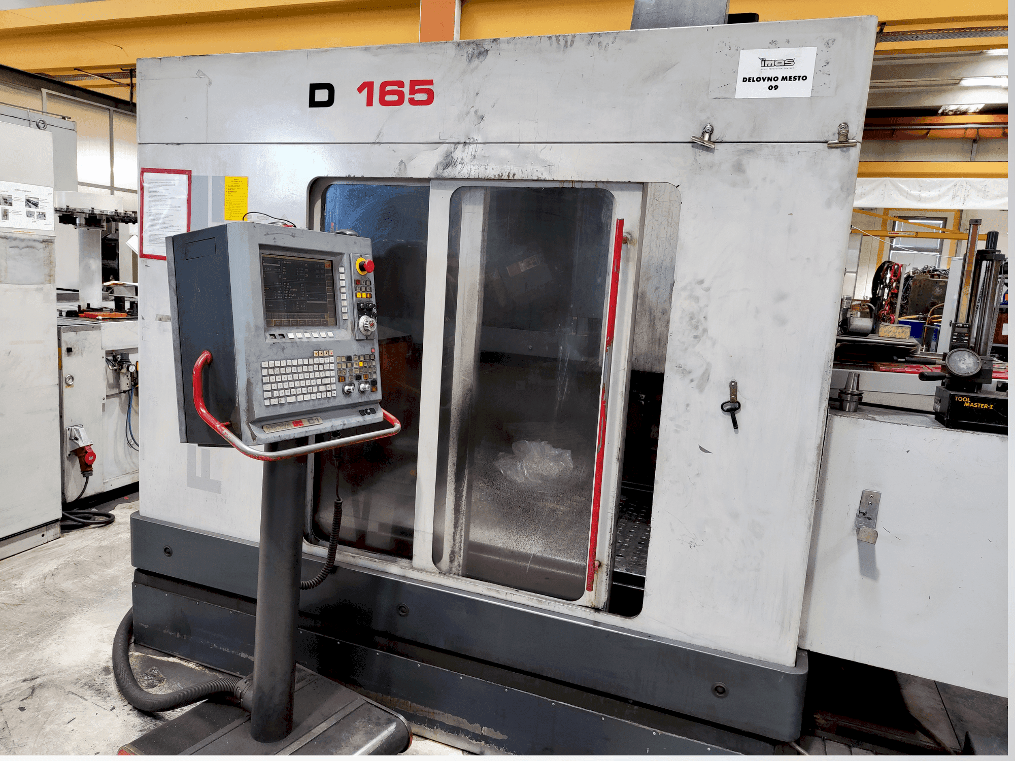 Prikaz  stroja Fidia D165 3A  sprijeda