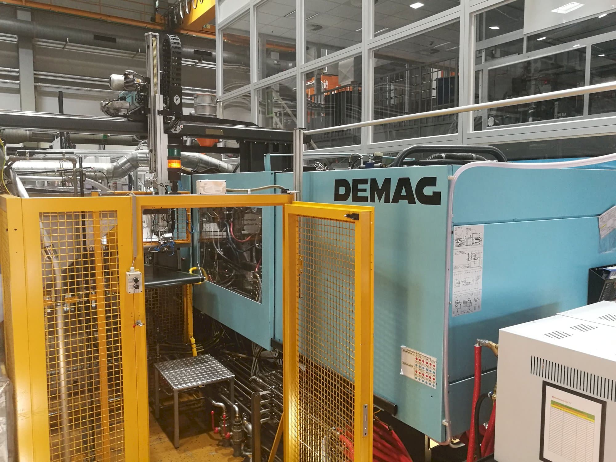 Detalj  stroja DEMAG Ergotech 330-2300