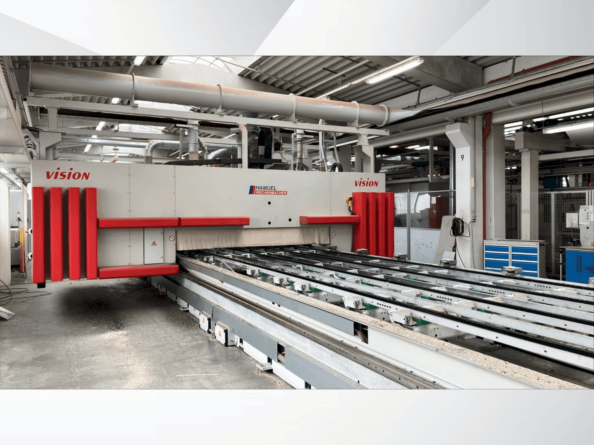 Prikaz  stroja Hamuel Reichenbacher VISION III-TT-L  sprijeda