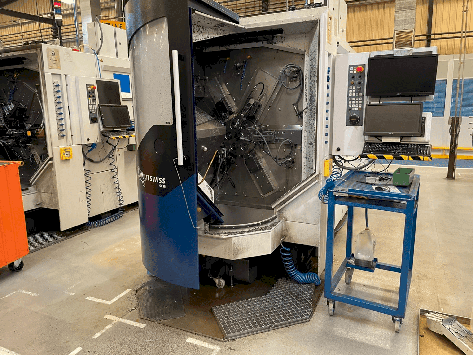 Prikaz  stroja TORNOS MultiSwiss 6x16  sprijeda