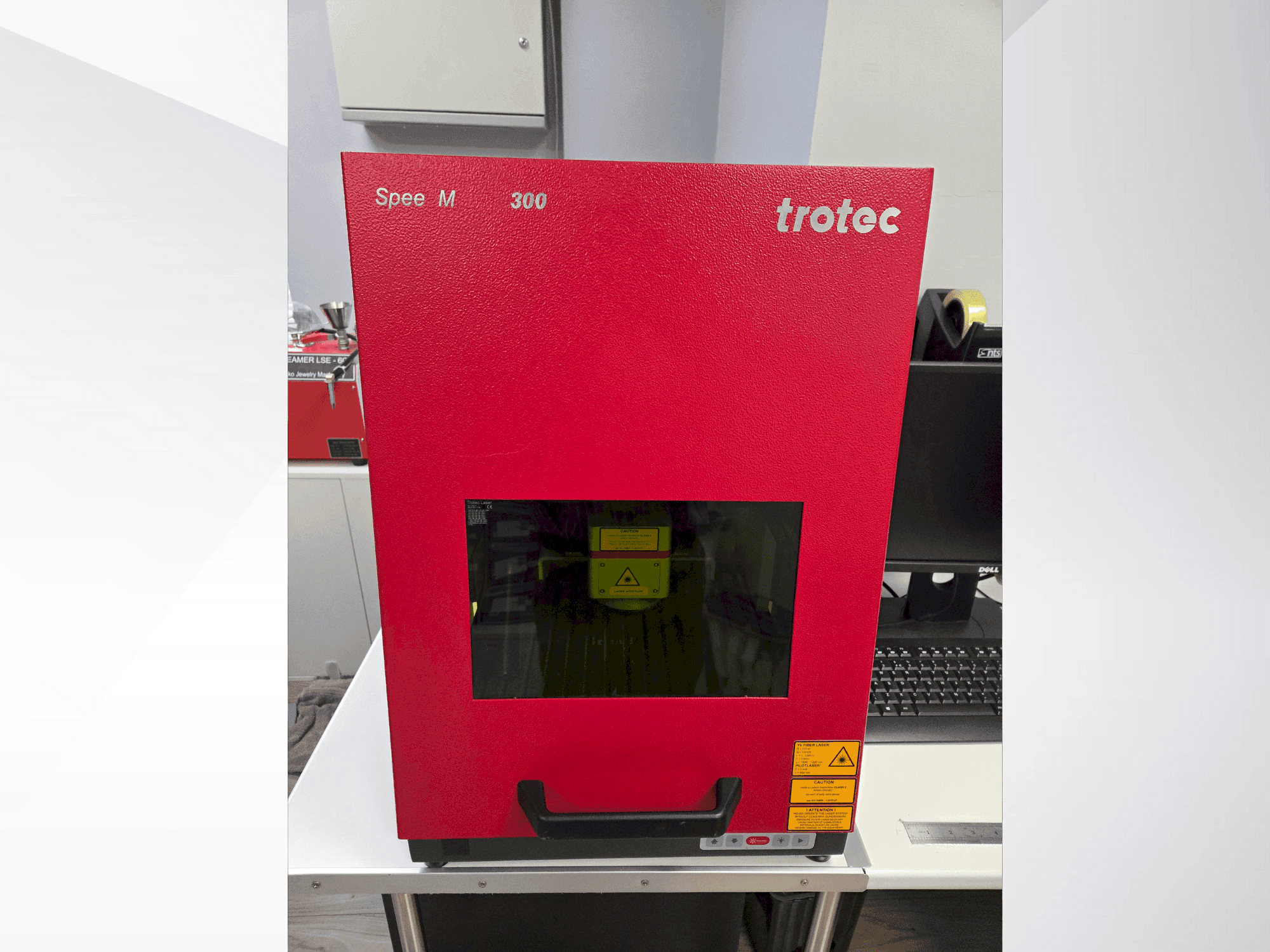 Prikaz  stroja Trotec Speed marker 300  sprijeda