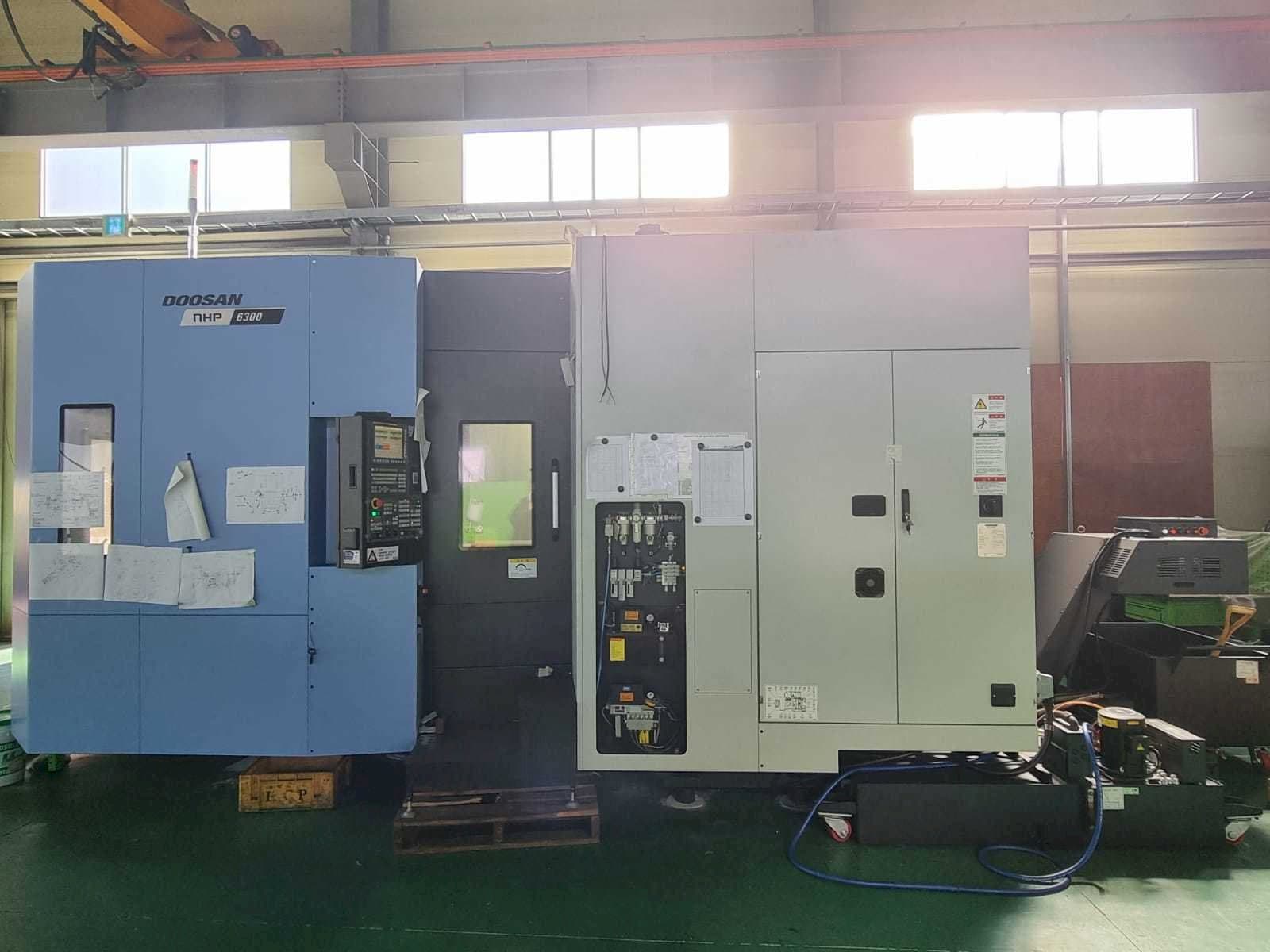 Prikaz  stroja Doosan NHP 6300  sprijeda