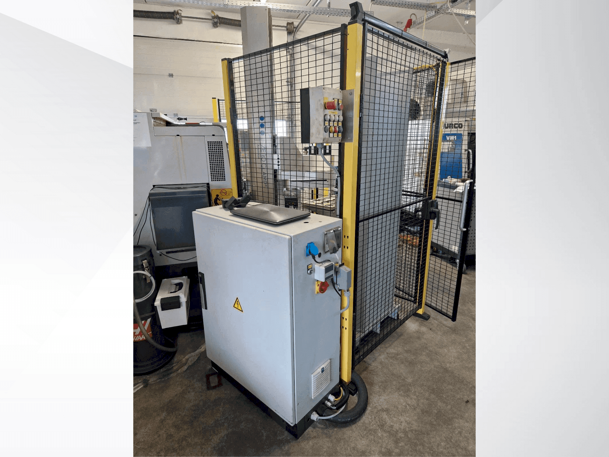 Prikaz  stroja Zeroclamp Zerobot 100P  sprijeda