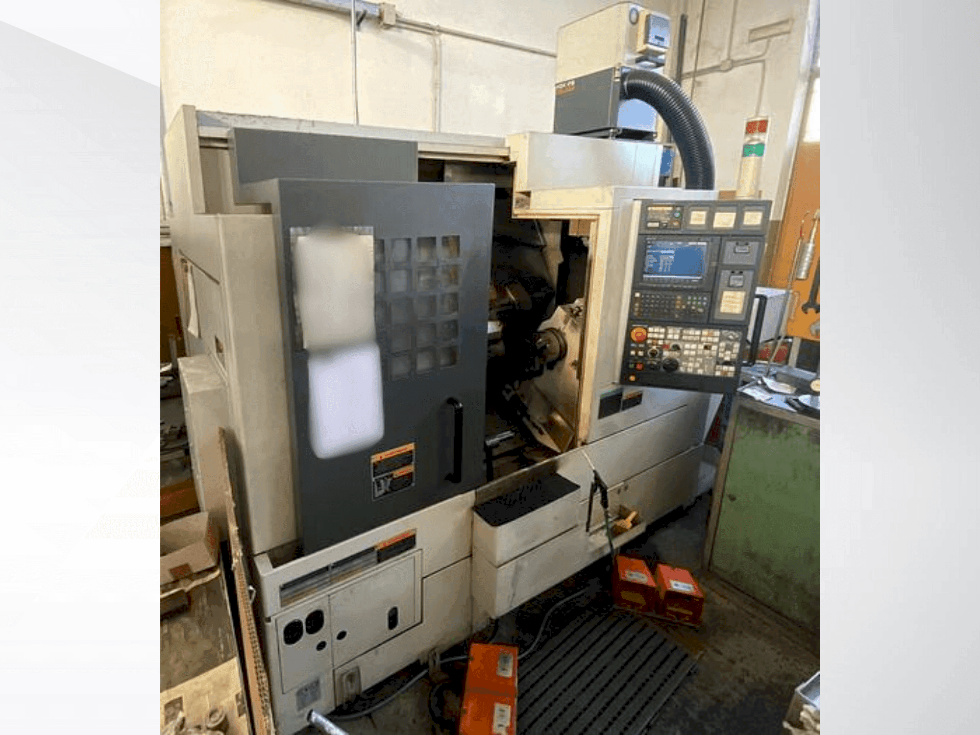 Prikaz  stroja MORI SEIKI NL 2000 SY  sprijeda