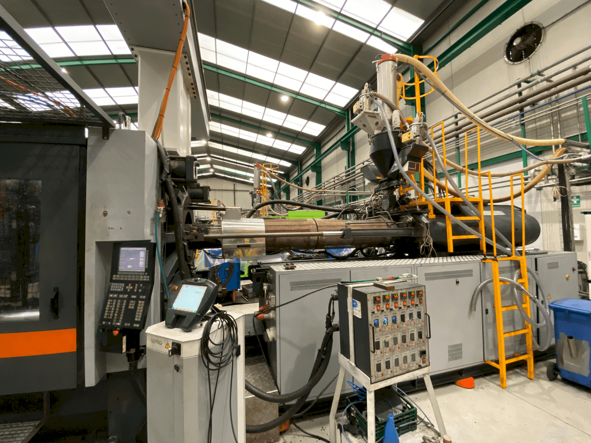 Prikaz  stroja SANDRETTO MEGA TES 8200  sprijeda