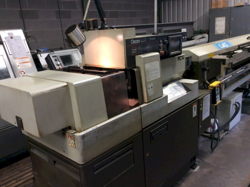 Prikaz  stroja Citizen Cincom L320  sprijeda