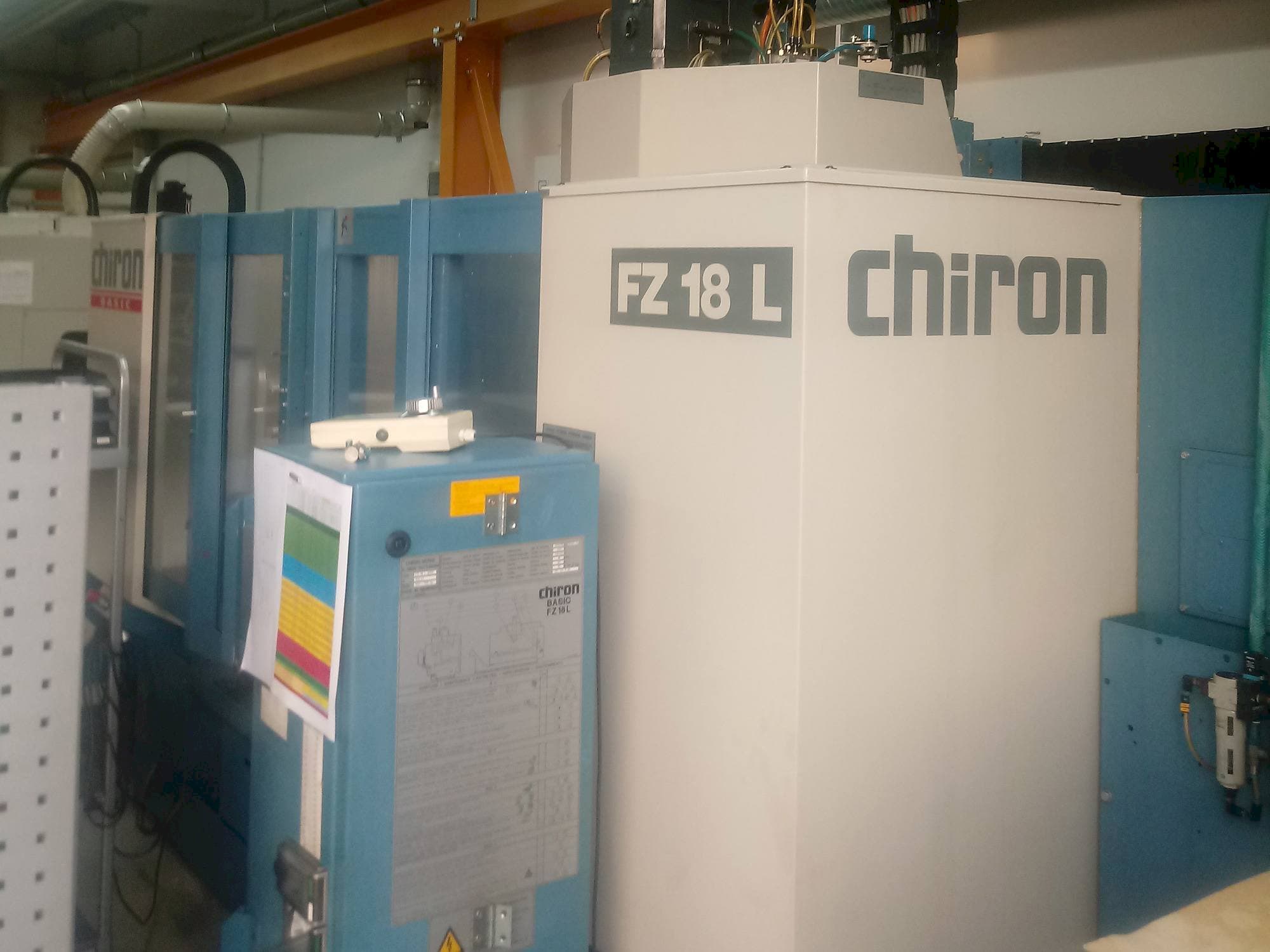 Prikaz  stroja CHIRON FZ 18 L 2000  sprijeda