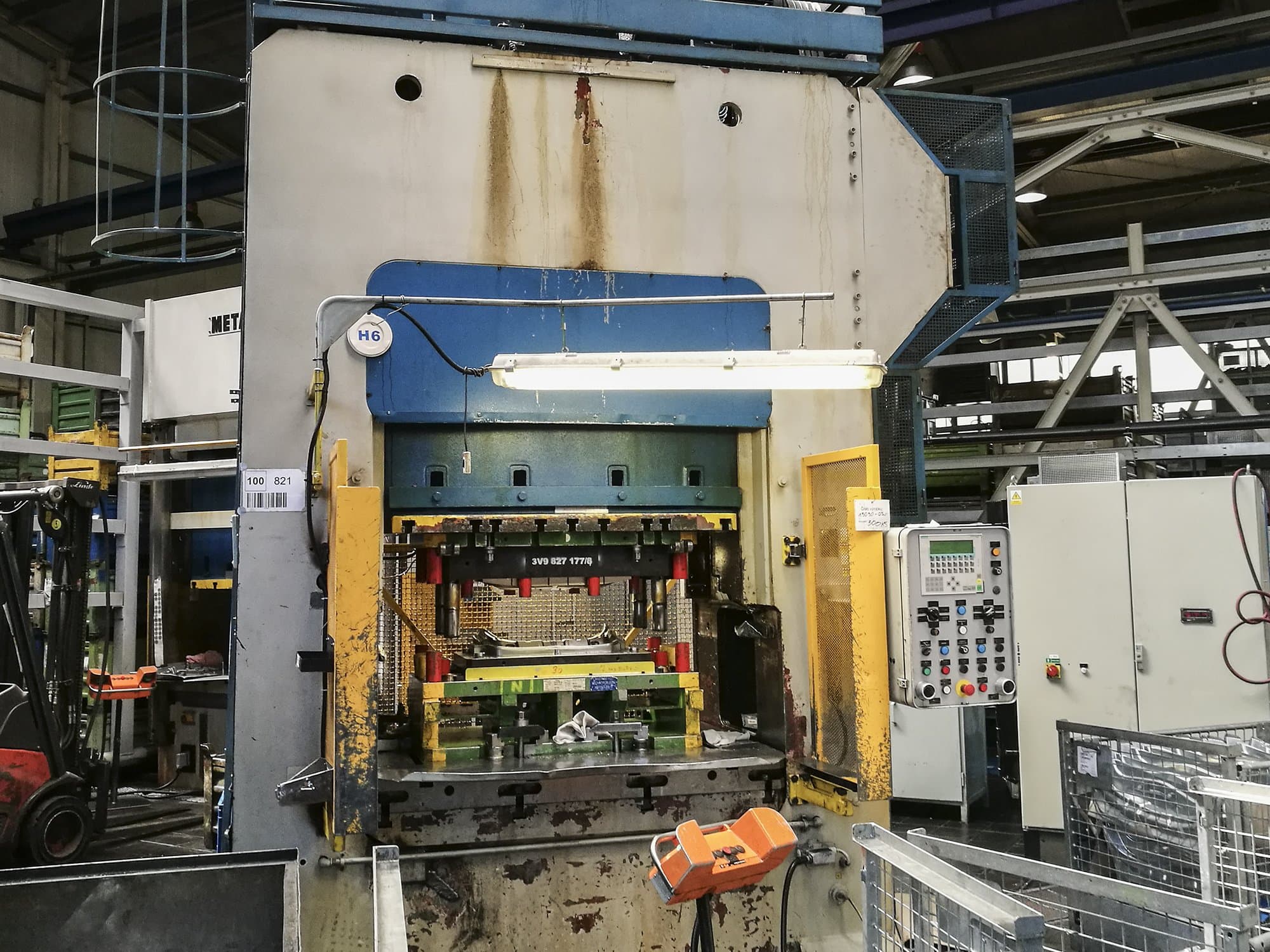 Prikaz  stroja SMERAL LKT 250 sprijeda