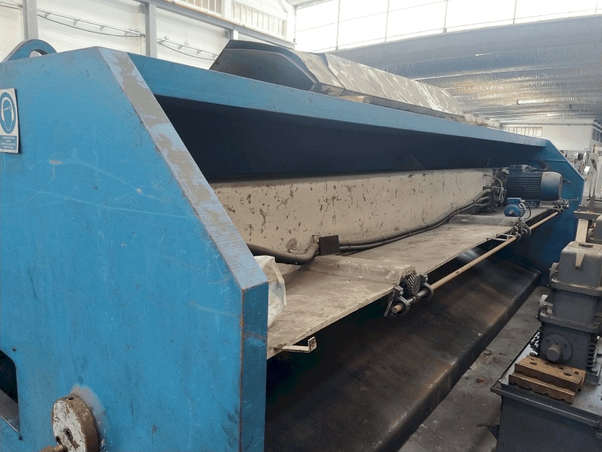 Prikaz  stroja JORDI CH 6100 - 10  sprijeda