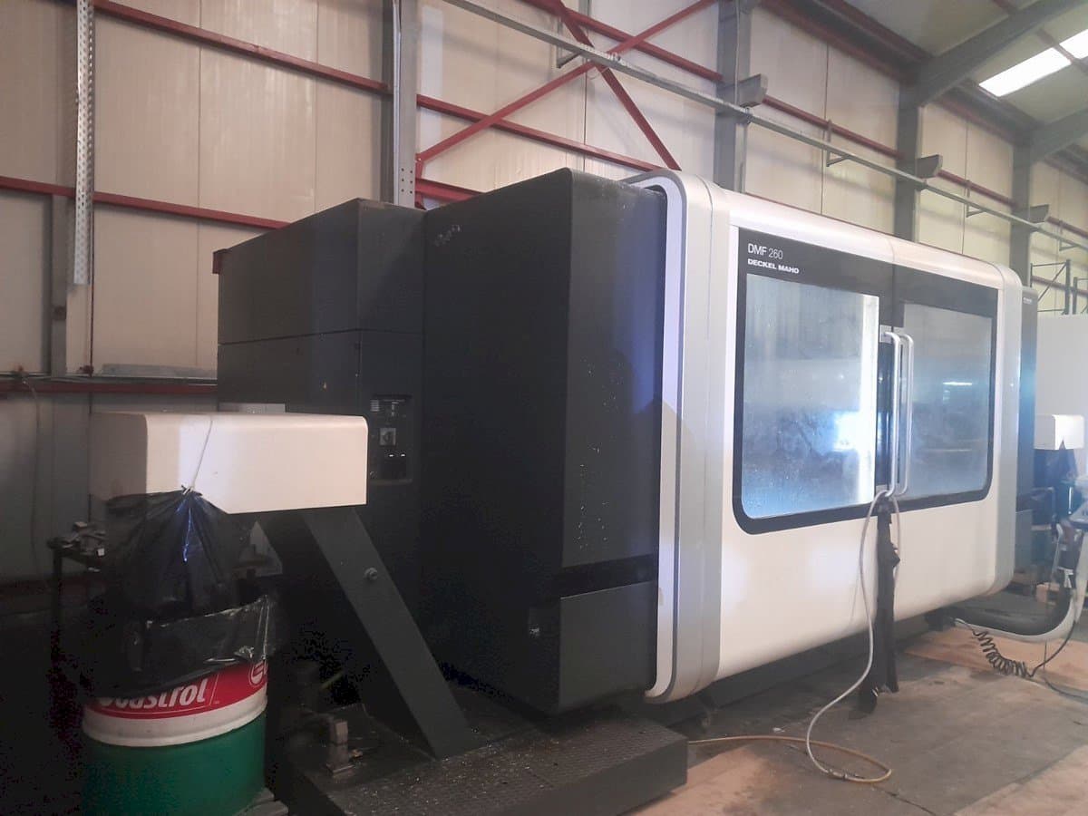 Prikaz lijeve strane  stroja DECKEL MAHO DMF 260