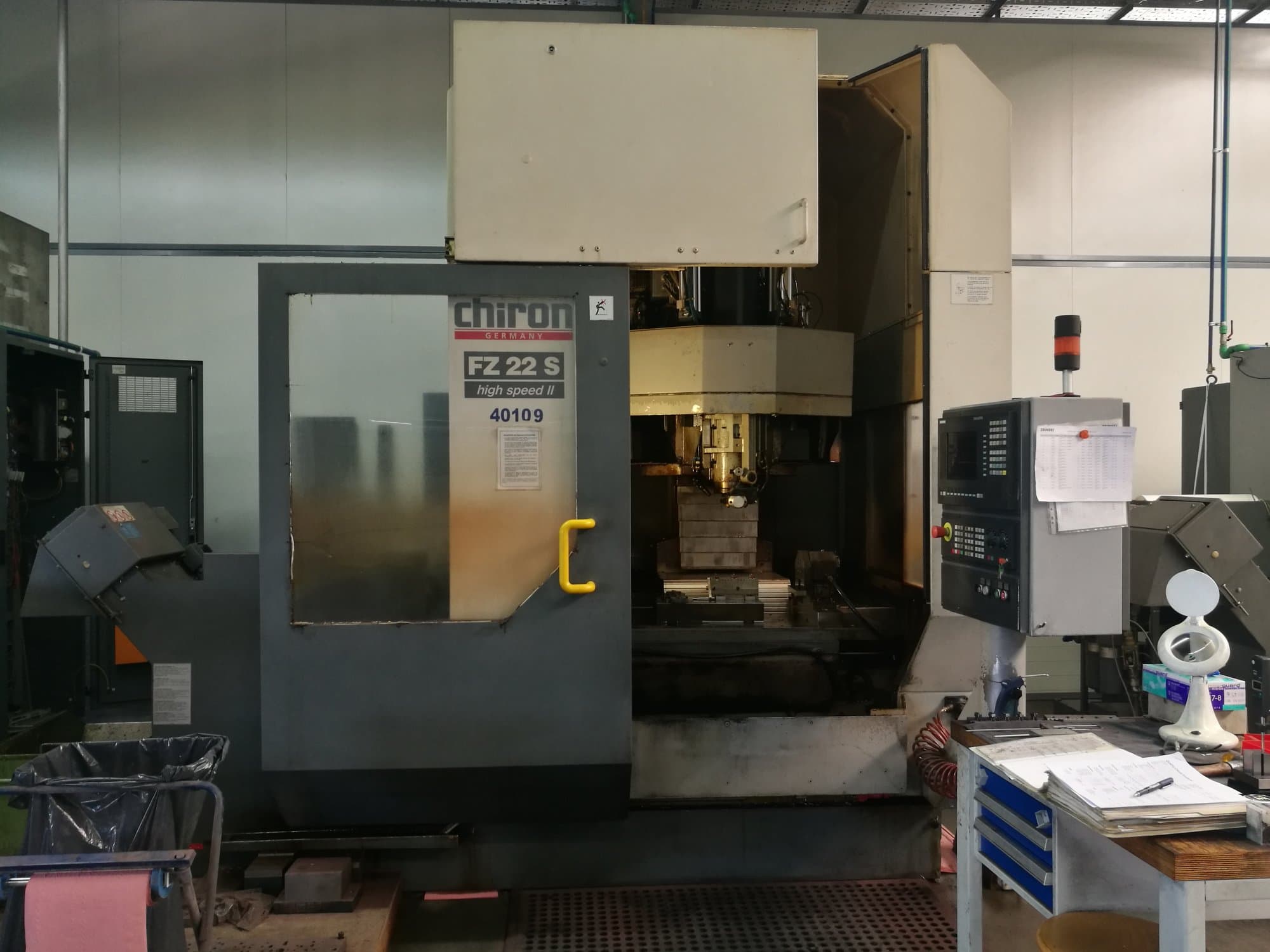 Prikaz  stroja Chiron FZ 22 S sprijeda