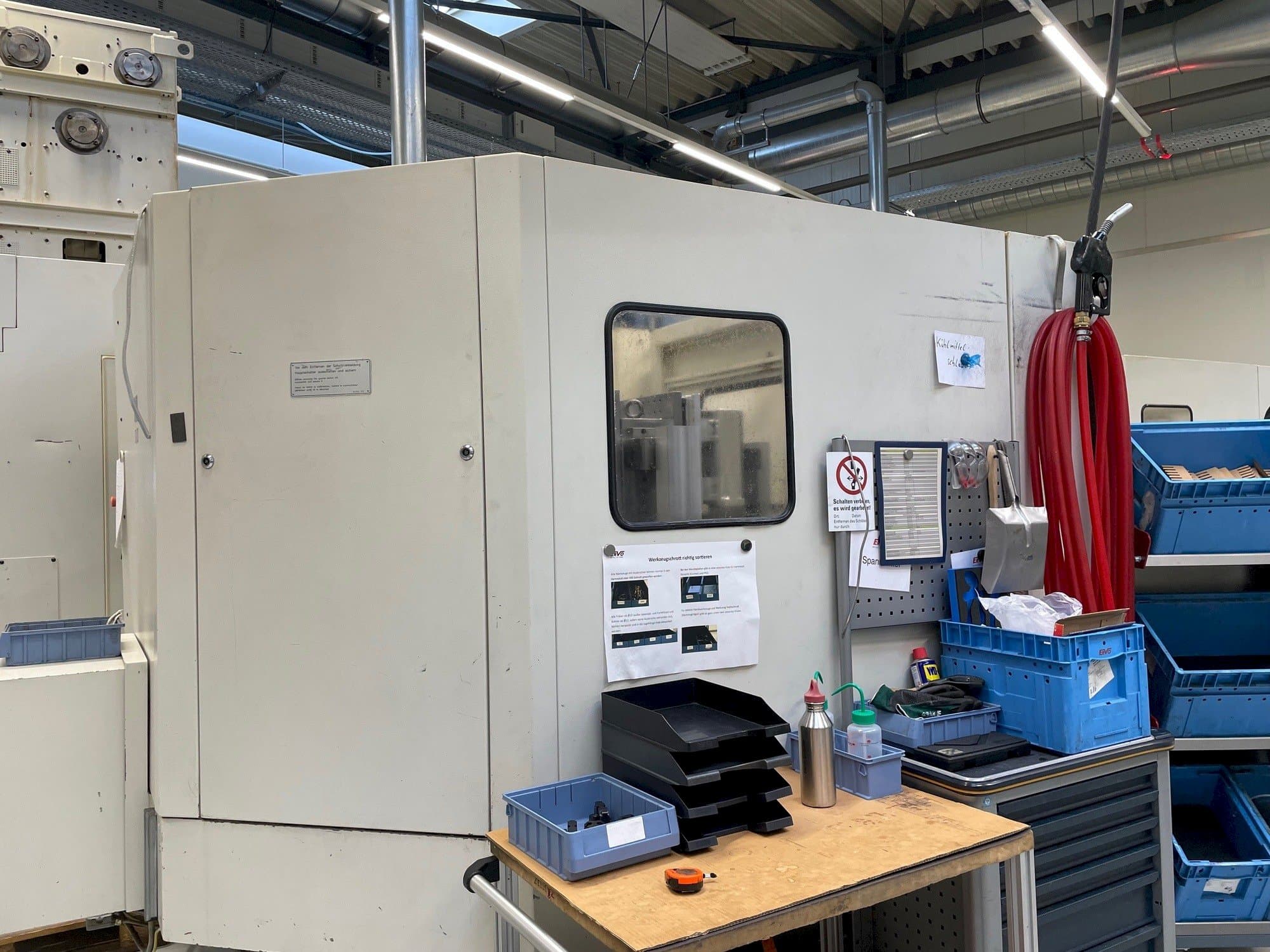 Prikaz lijeve strane  stroja HELLER MC 16