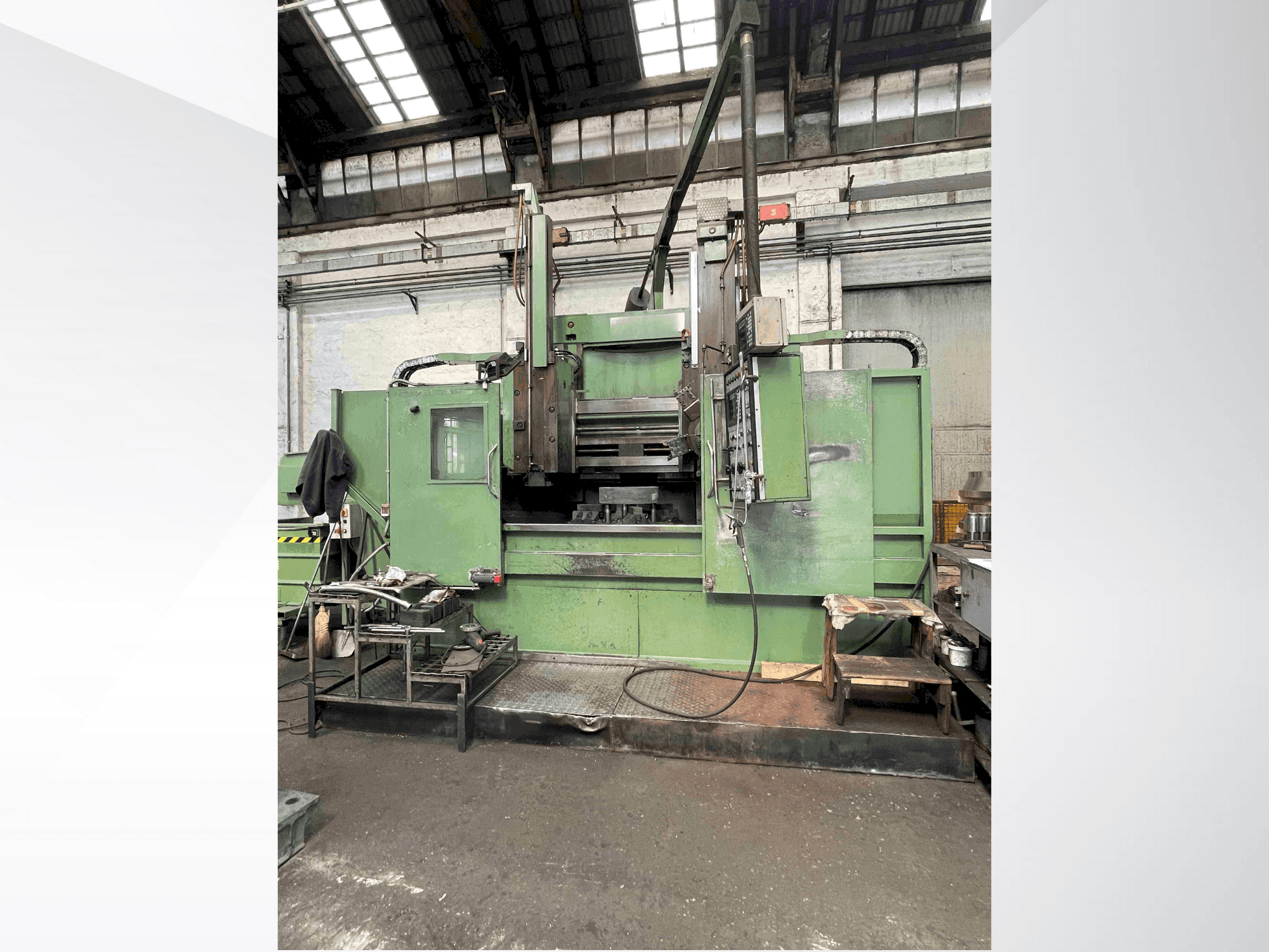 Prikaz  stroja MORANDO VS 12  sprijeda