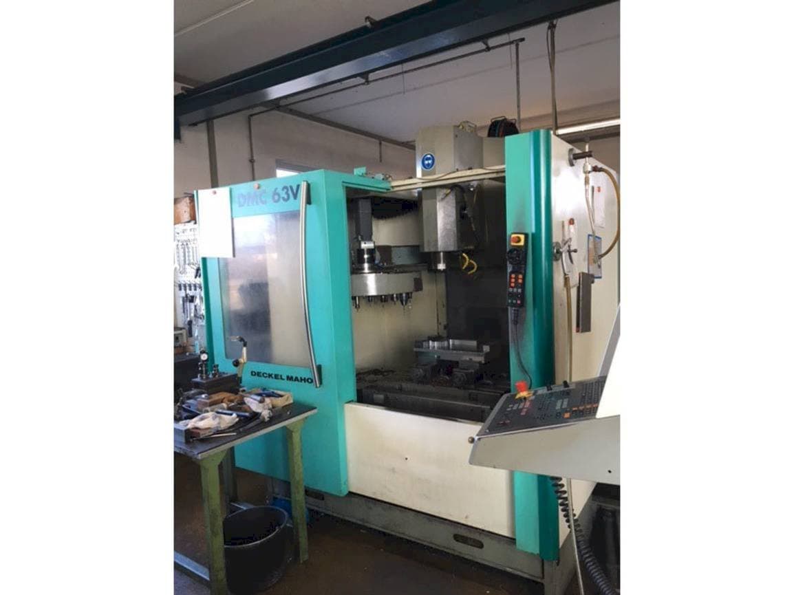 Prikaz  stroja DMC DMC 63V  sprijeda