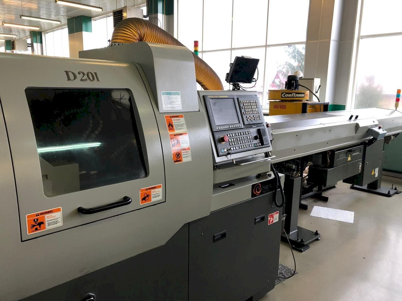 Prikaz  stroja Hanwha XD20M  sprijeda