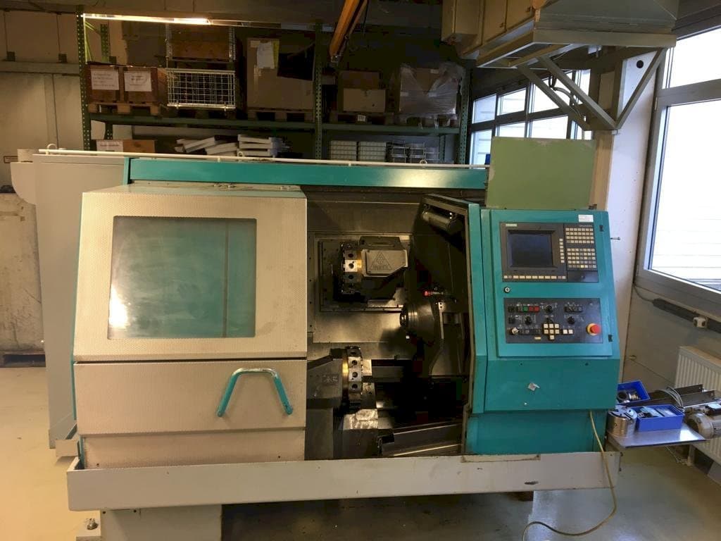 Prikaz  stroja Index G200  sprijeda