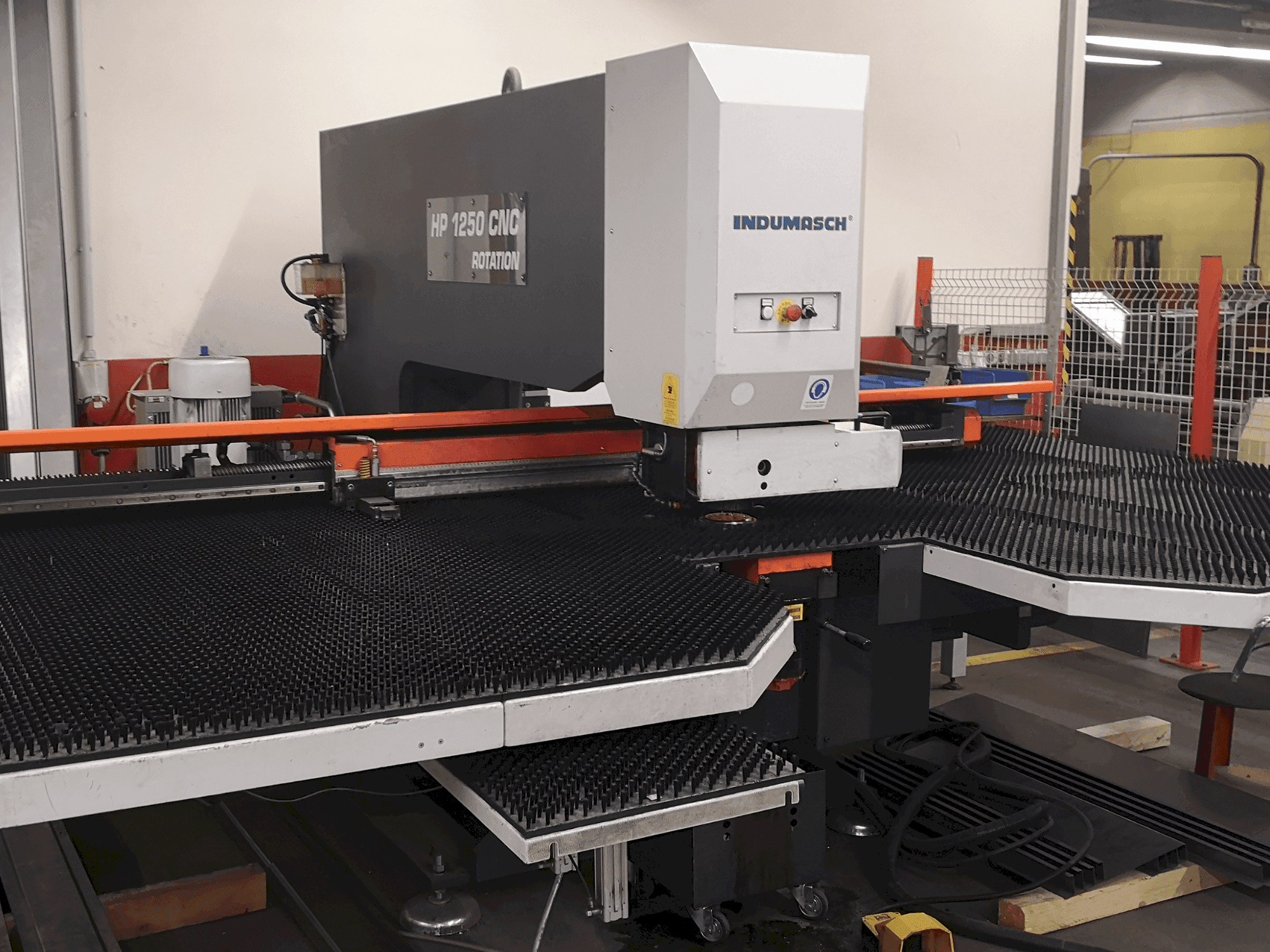 Prikaz  stroja IMAC HP 1250 INDEX  sprijeda