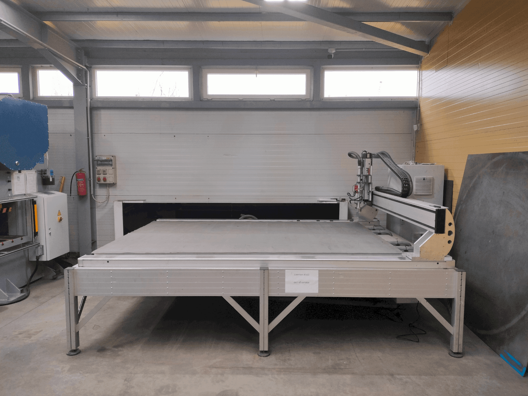 Prikaz  stroja VHF CAM 2030 Active Pro  sprijeda