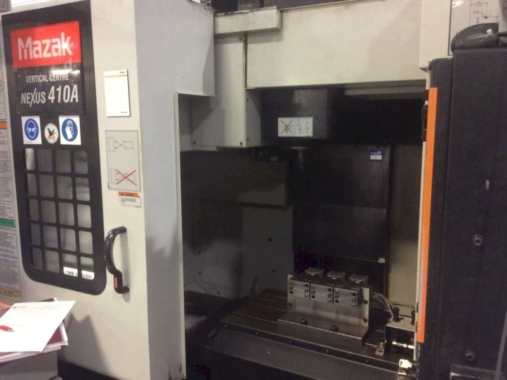 Prikaz  stroja Mazak Nexus VCN 410A  sprijeda