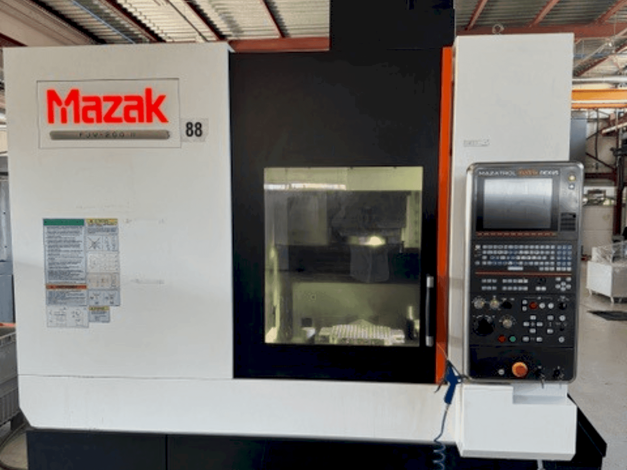 Prikaz  stroja Mazak FJV-200II  sprijeda