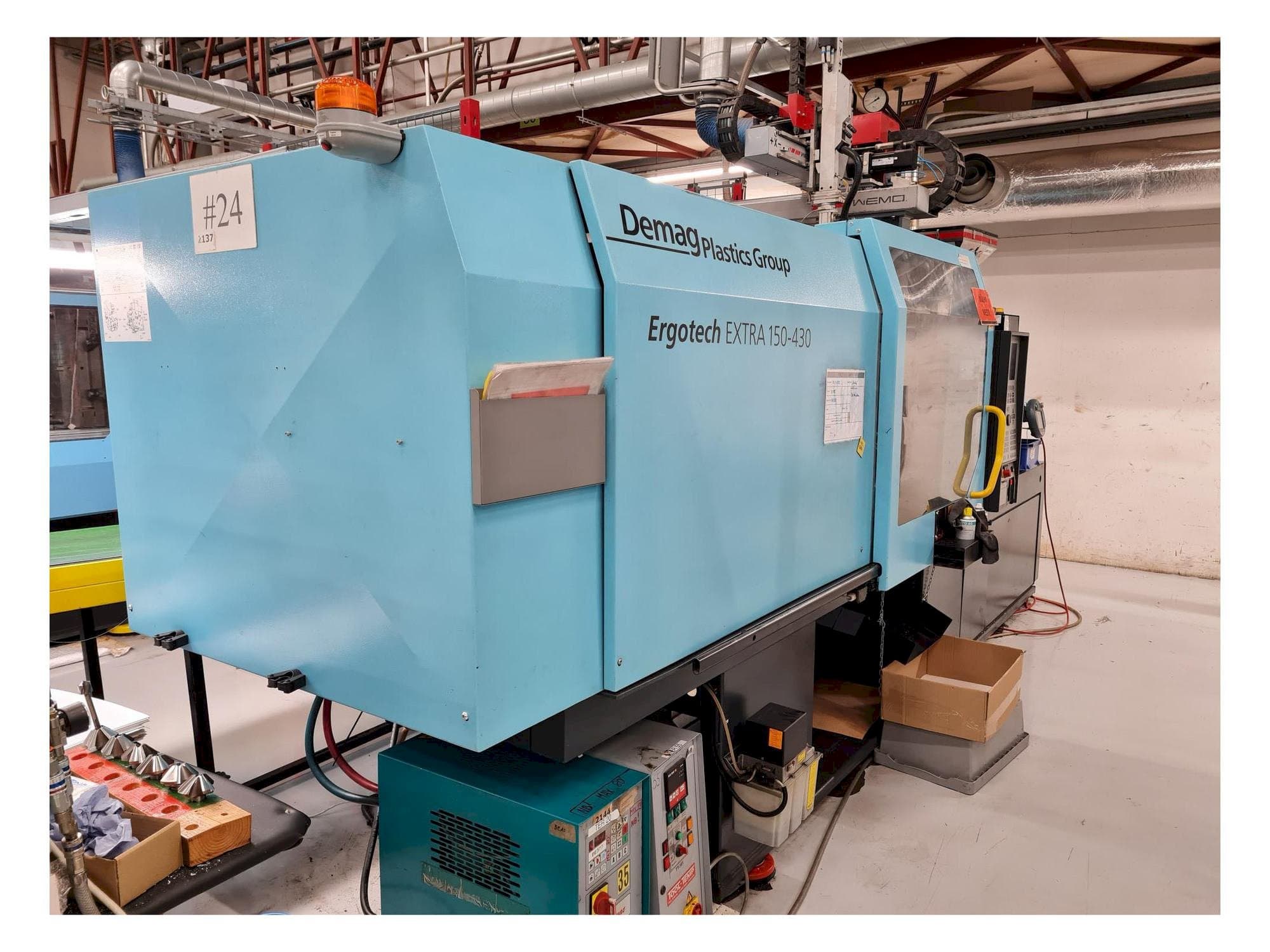 Prikaz  stroja DEMAG Ergotech EXTRA 150-430  sprijeda