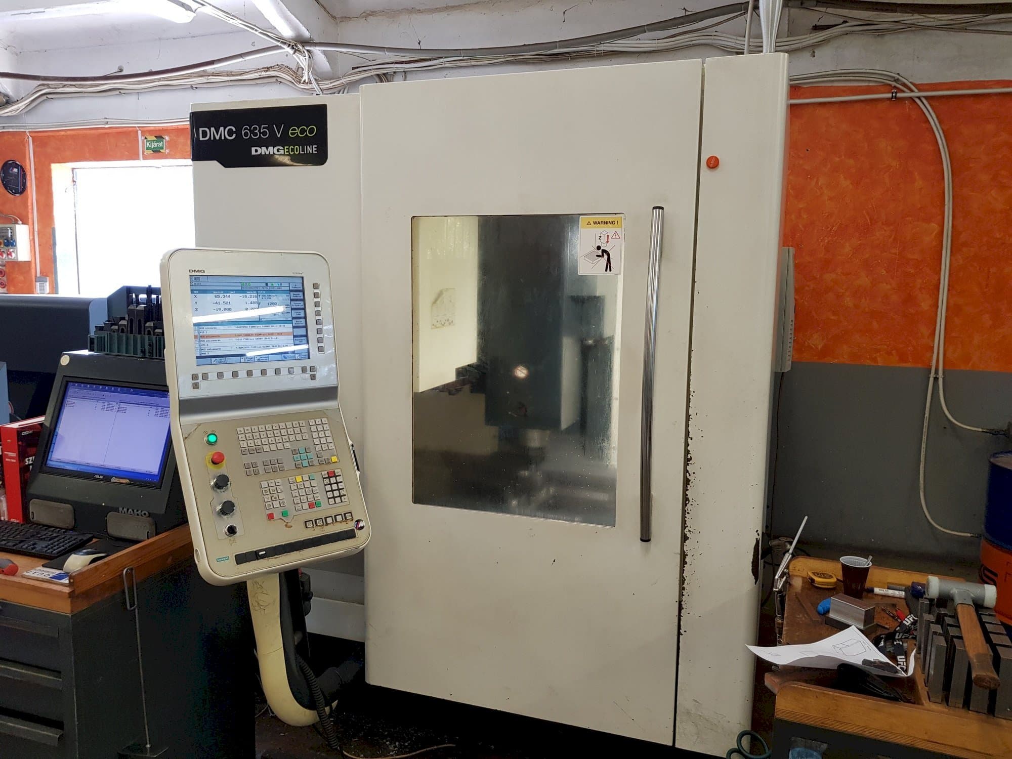 Prikaz  stroja DMG DMC 635 V eco  sprijeda