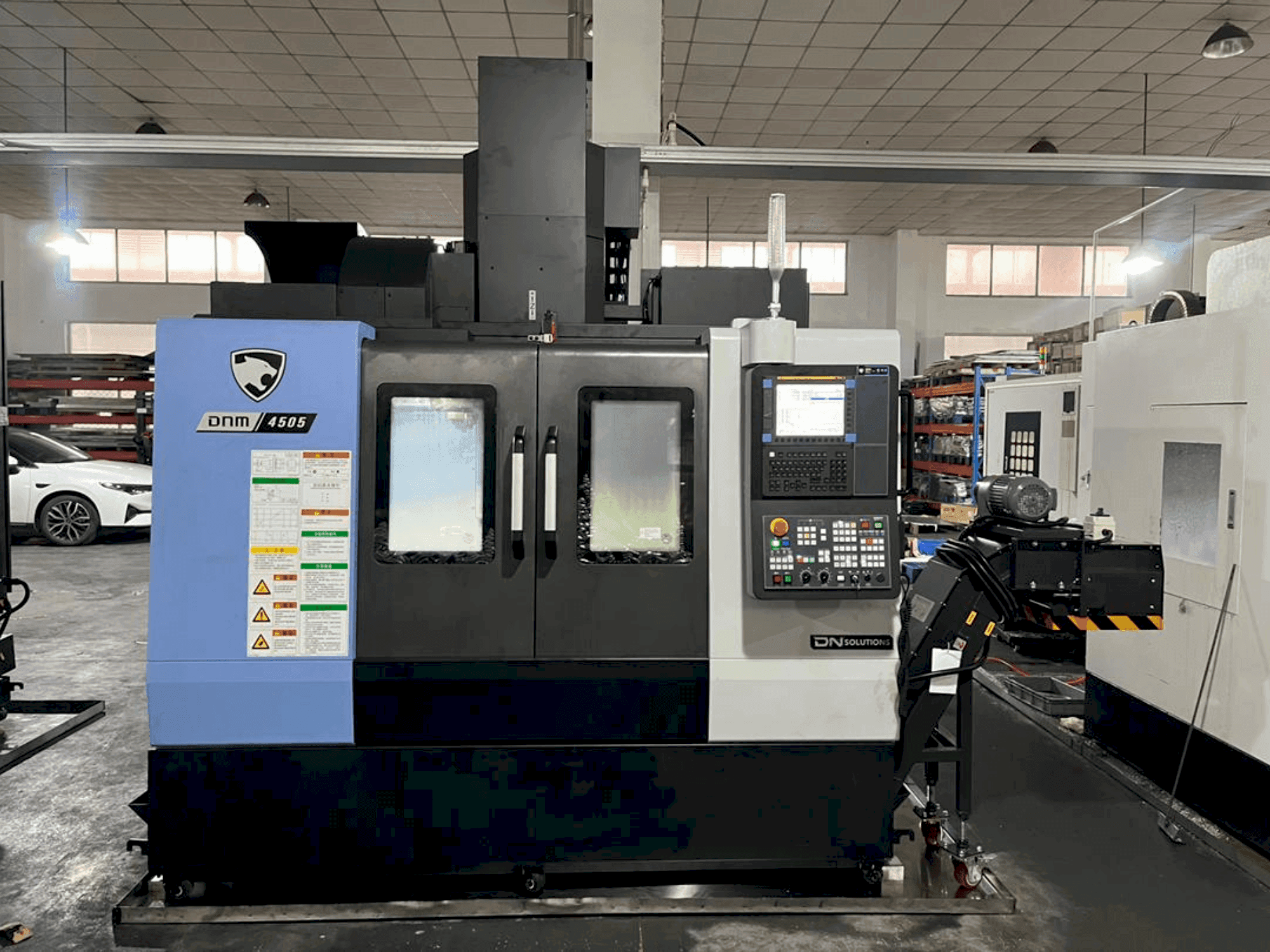 Prikaz  stroja DOOSAN dnm 4505 (2024)  sprijeda