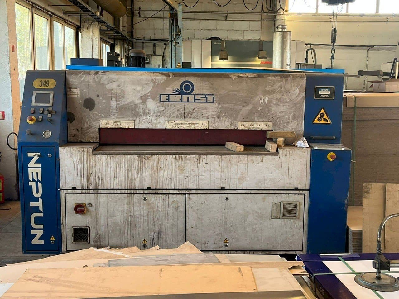 Prikaz  stroja ERNST Neptun E/B  sprijeda