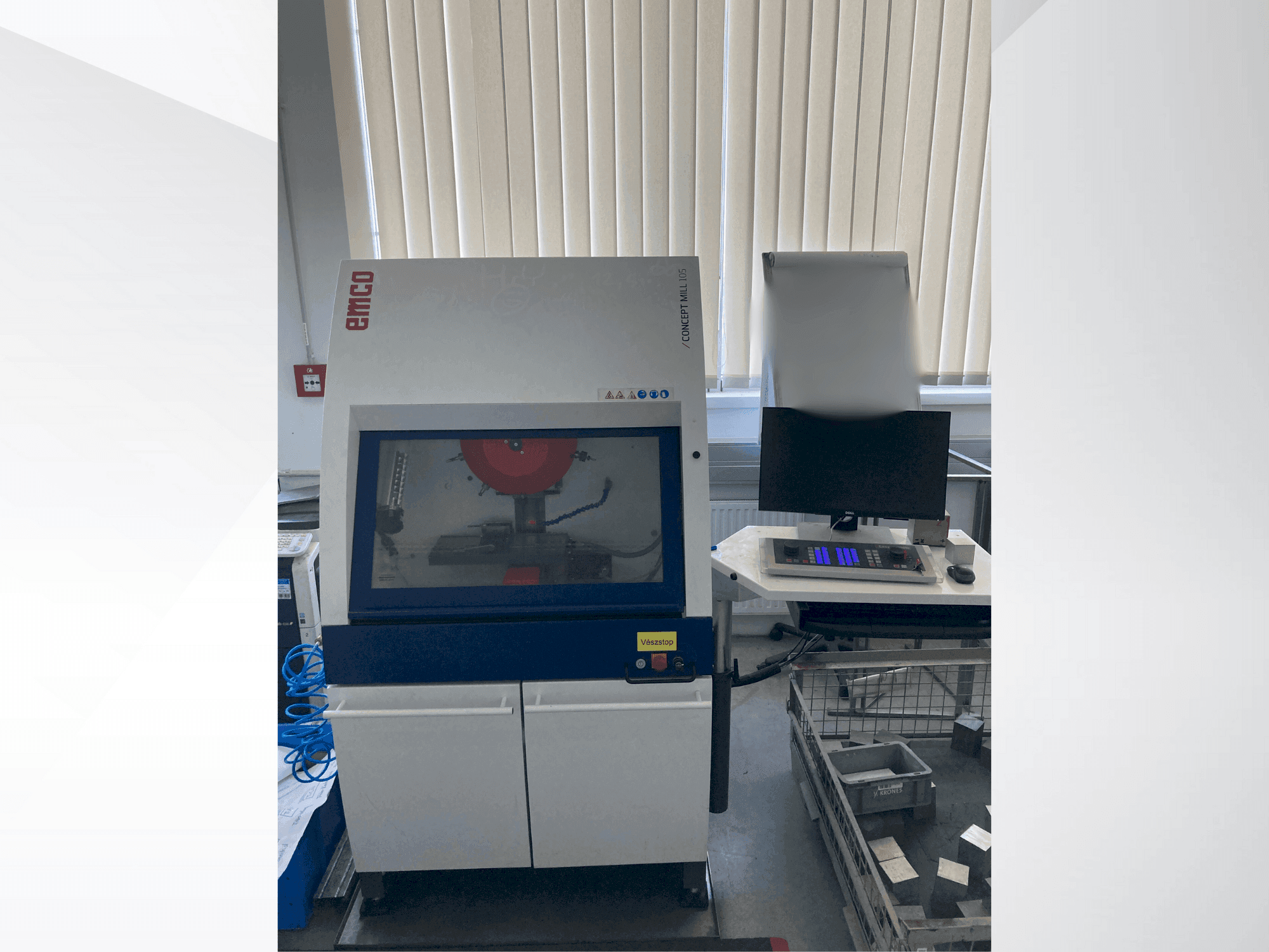 Prikaz  stroja EMCO Concept Mill 105  sprijeda