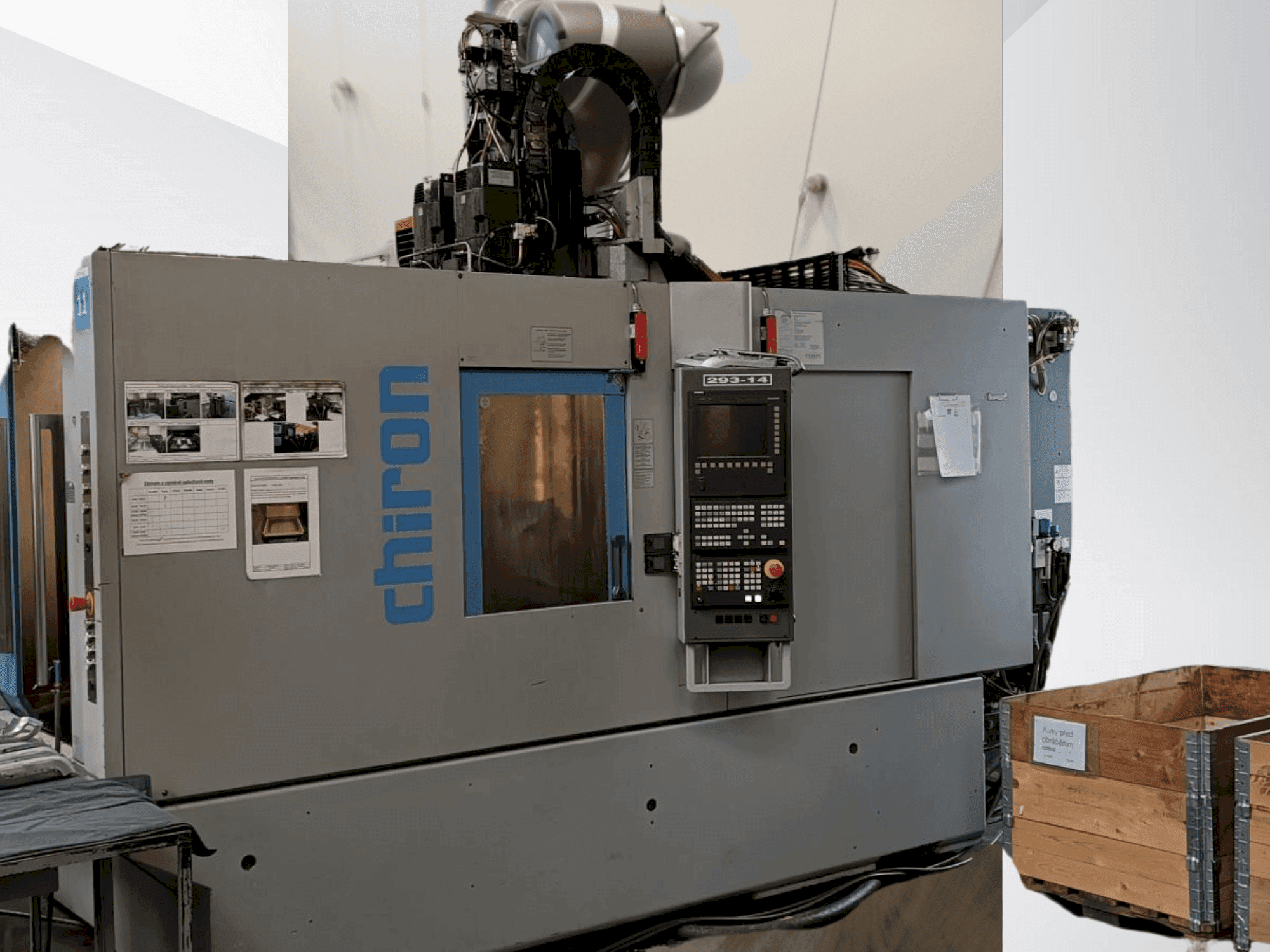 Prikaz  stroja CHIRON DZ 15K WM  sprijeda