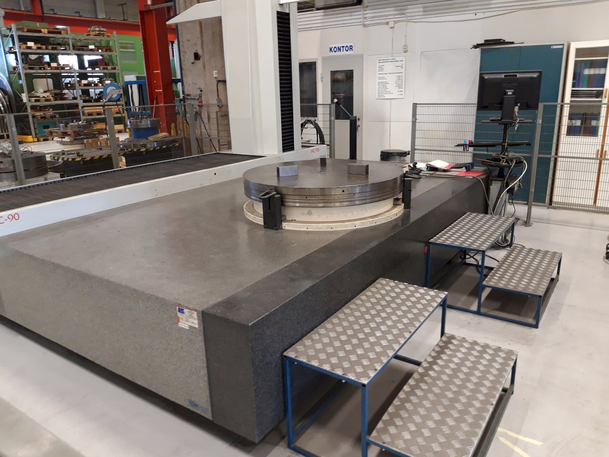 Prikaz  stroja LK HC90  sprijeda