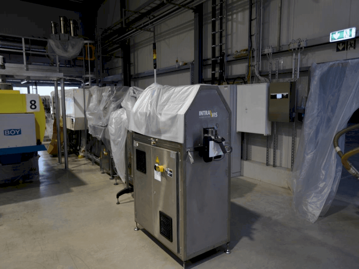 Prikaz  stroja INTRAVIS Capwatcher 6432  sprijeda