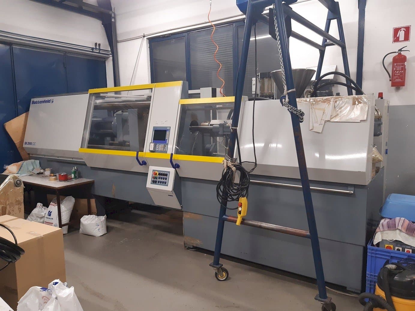 Prikaz  stroja Battenfeld BA 2000/1000 CDC  sprijeda