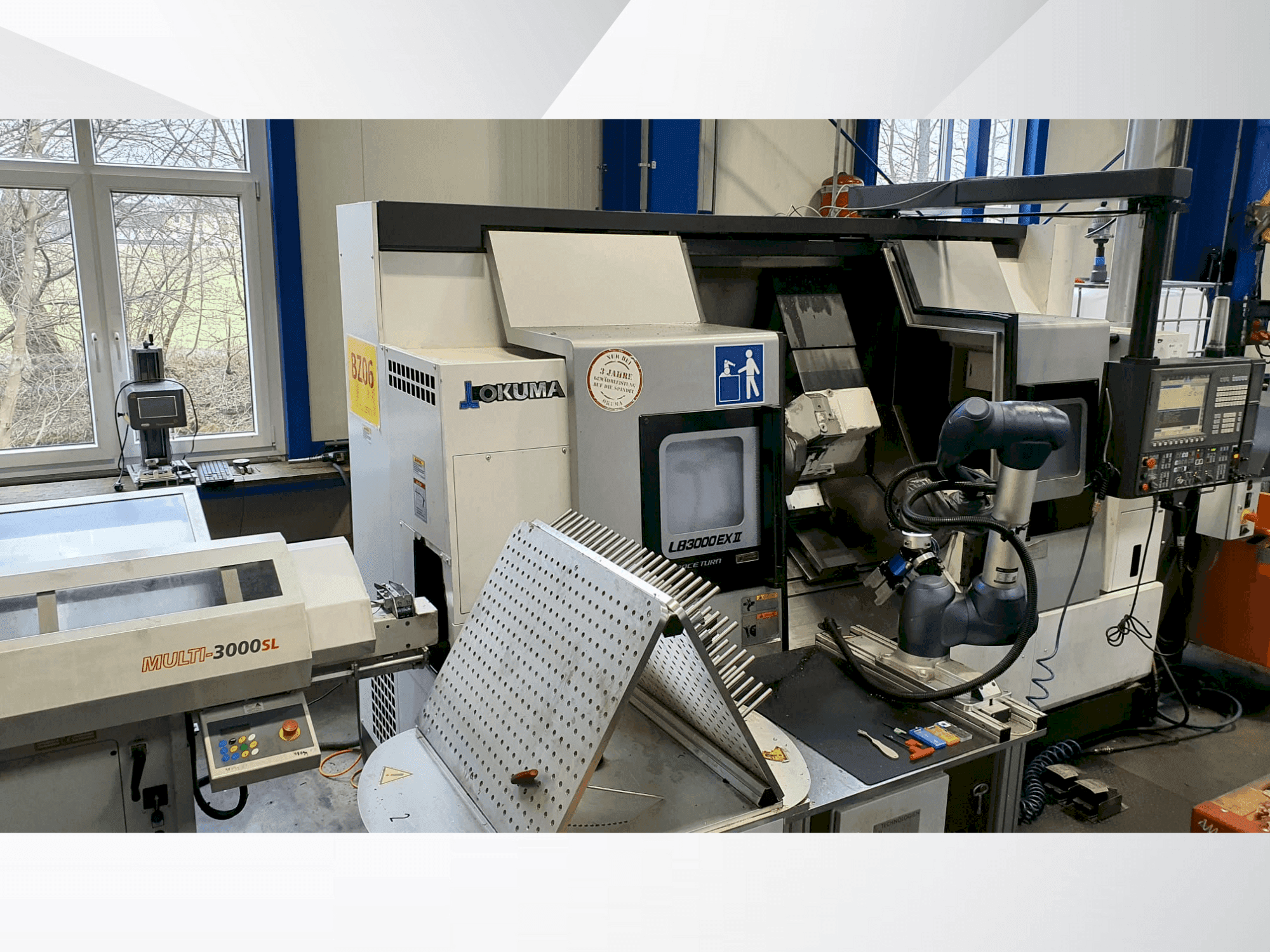Prikaz  stroja Okuma LB3000 EX II  sprijeda
