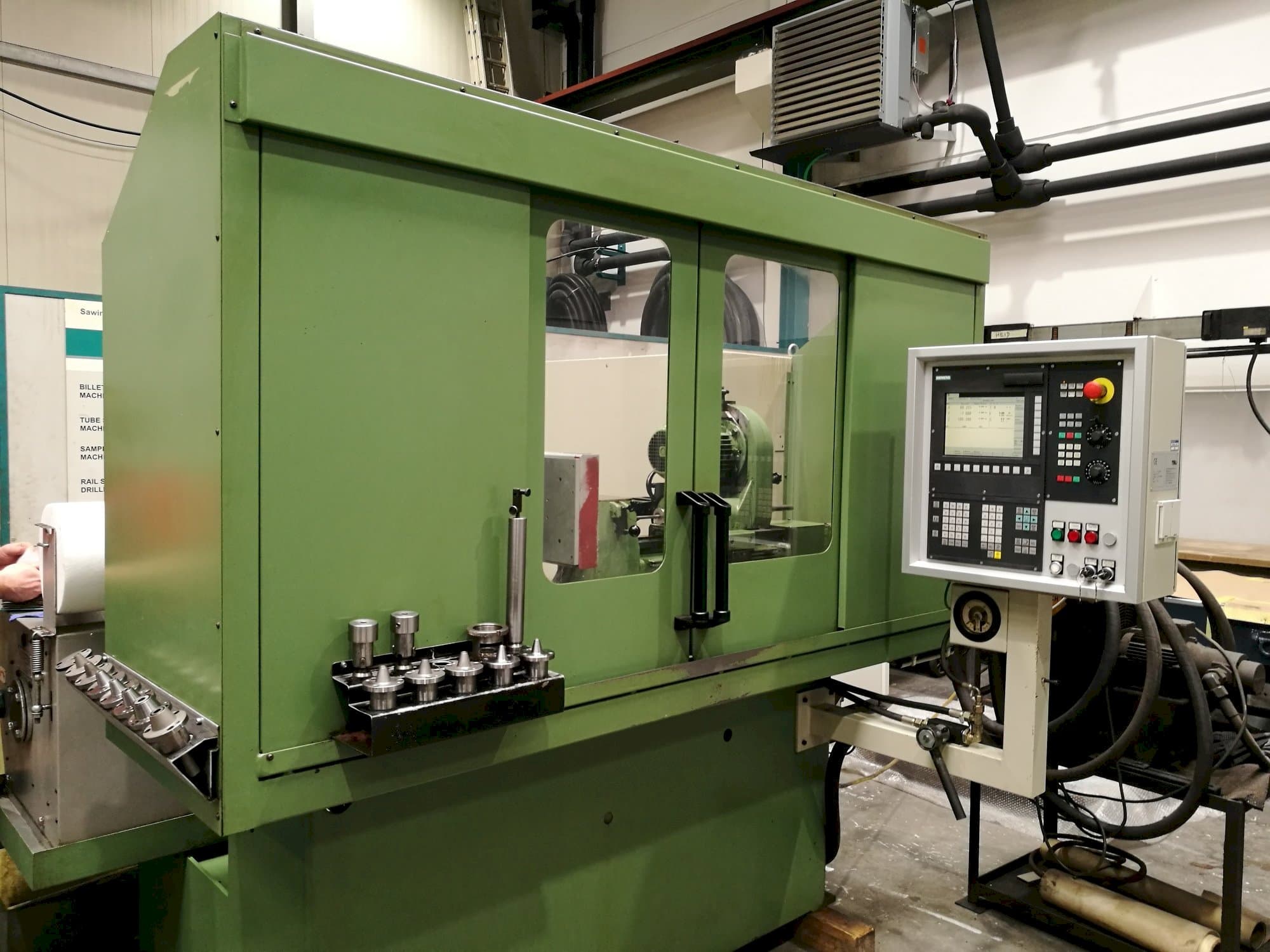 Prikaz  stroja TTB M10 400 NC  sprijeda