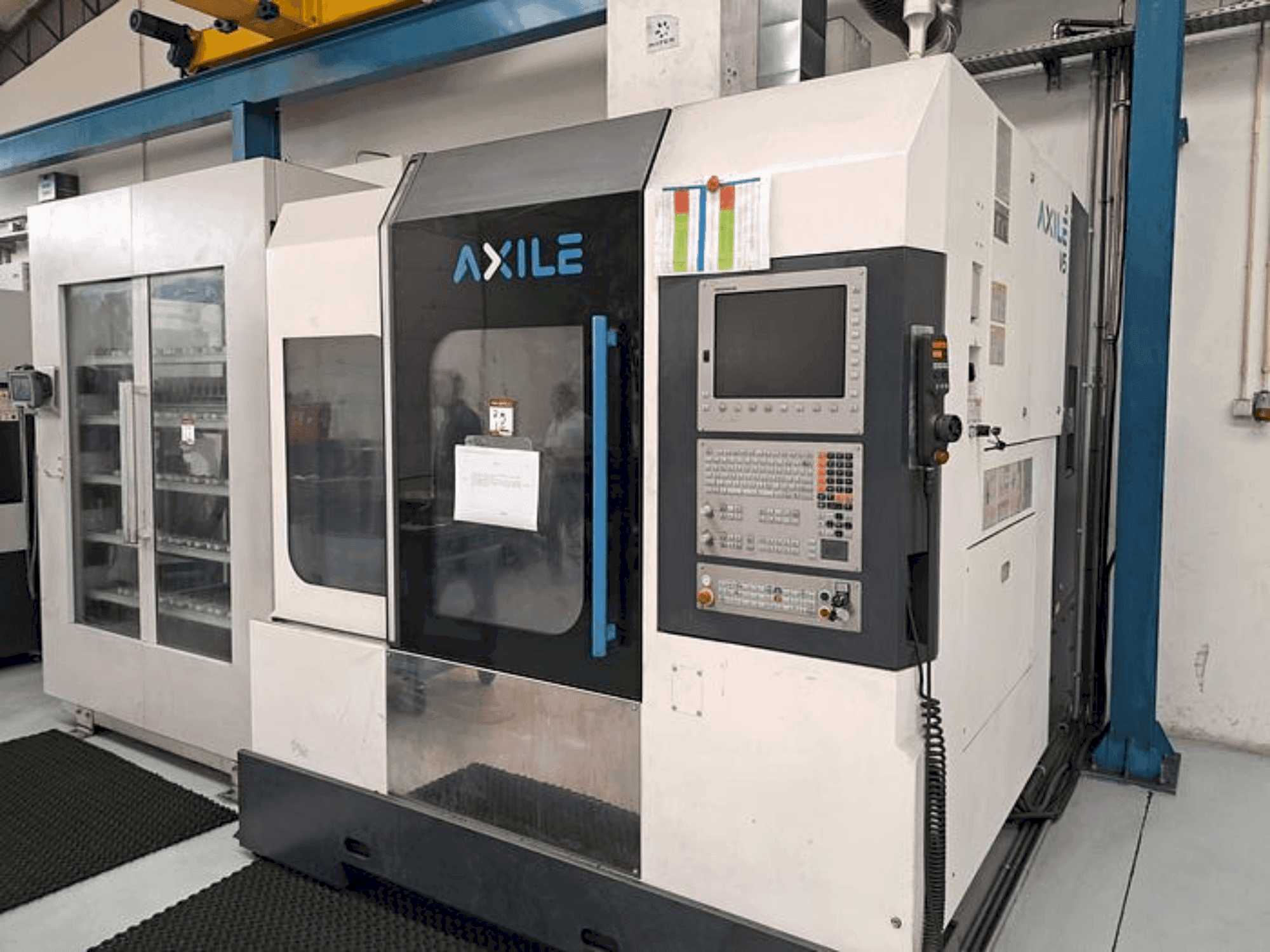 Prikaz  stroja AXILE V5  sprijeda