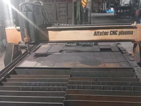 Prikaz  stroja ALFATEC CNC 1,5x3M PROFI  sprijeda